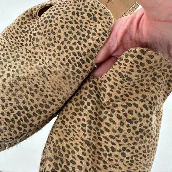 Universal threads womens espadrilles flats size 7 brown leopard slip on mules - Picture 13 of 14